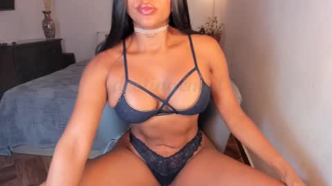 Destinne Mill online show from January 2025 02:47:01 PM