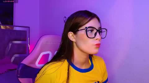 destinya_ online show from June 2026 12:07:02 PM