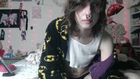 Snapshot of devilg1rl chatting on February 2025 03:35:02 AM poutyangel online show from February 2025 03:35:02 AM