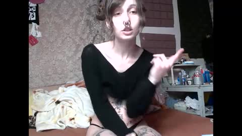 Snapshot of devilg1rl chatting on March 2025 11:47:02 PM poutyangel online show from March 2025 11:47:02 PM