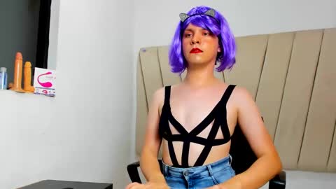 Alex online show from January 2025 10:21:01 PM