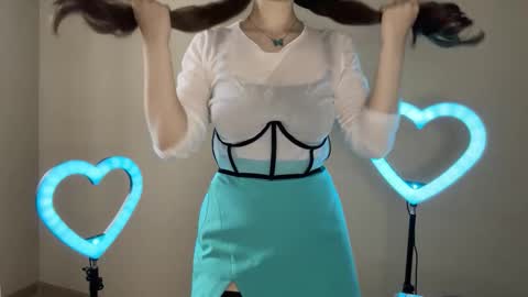 Snapshot of devonaangela chatting on October 2025 12:36:02 PM Angel online show from October 2025 12:36:02 PM