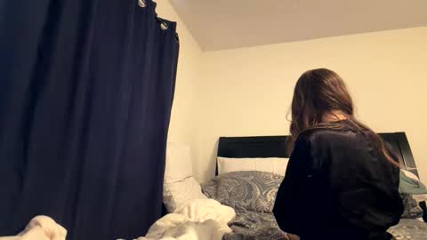 Snapshot of devonclarky213 chatting on April 2026 09:27:01 PM come play online show from April 2026 09:27:01 PM