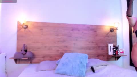 Mrs Devora online show from October 2025 10:08:01 PM