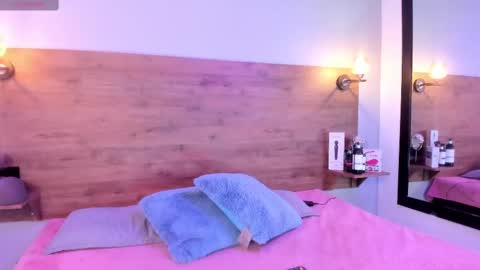 Mrs Devora online show from October 2025 04:52:01 PM