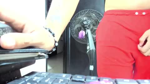 Snapshot of dewolk chatting on February 2026 08:51:01 AM thumb up me please its important online show from February 2026 08:51:01 AM