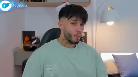 JULIAN online show from December 2024 07:43:01 PM