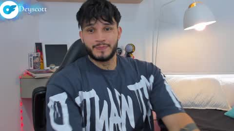 JULIAN online show from January 2025 10:04:02 PM