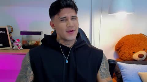 JULIAN online show from September 2025 10:42:01 PM