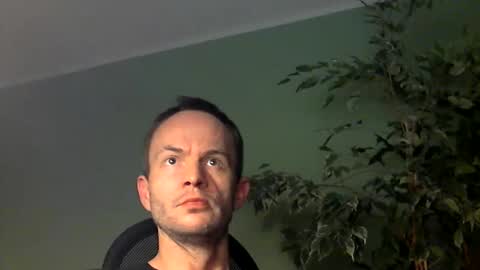 dezibel83 online show from December 2024 10:47:01 PM