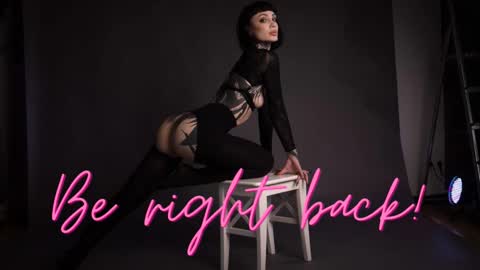 dgtlgrl online show from September 2025 12:19:01 PM