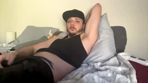 dharbison23 online show from October 2025 06:59:01 PM