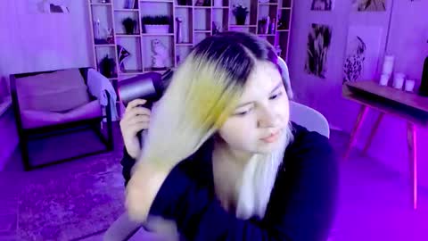 Dia online show from September 2025 09:26:02 PM