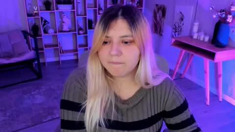 Dia online show from October 2025 08:33:01 PM