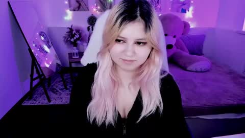 Dia online show from April 2026 07:29:01 PM