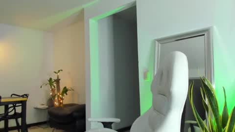 Diego online show from February 2025 04:47:02 AM