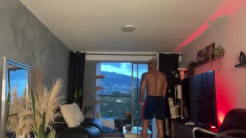 Diego online show from September 2025 11:05:01 PM