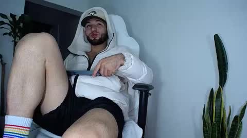 MaSSimo online show from February 2025 01:32:01 AM