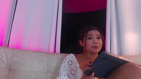 Snapshot of diamond_canela chatting on February 2025 10:39:01 AM diamond_canela online show from February 2025 10:39:01 AM