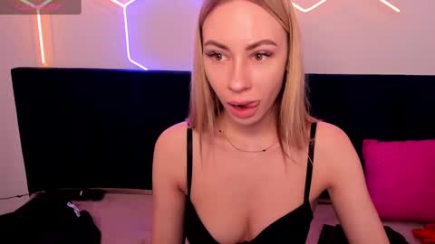 Diana  online show from February 2025 08:54:02 AM