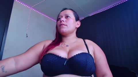 Diana Lozano online show from February 2025 12:11:01 PM