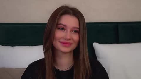 Snapshot of dianabecker chatting on October 2025 10:57:02 AM Diana online show from October 2025 10:57:02 AM