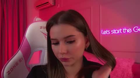 Snapshot of dianabecker chatting on February 2026 01:38:01 AM Diana online show from February 2026 01:38:01 AM