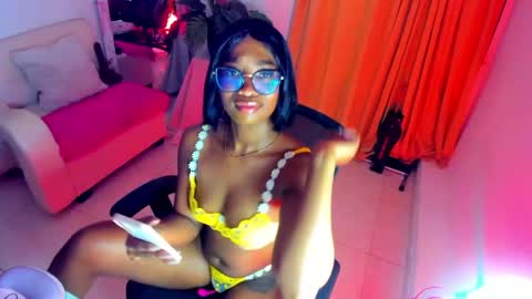 Snapshot of dianablackgirl chatting on May 2026 10:14:02 PM dianablackgirl online show from May 2026 10:14:02 PM