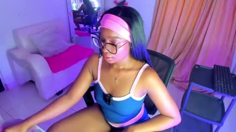 Snapshot of dianablackgirl chatting on May 2026 09:54:02 PM dianablackgirl online show from May 2026 09:54:02 PM