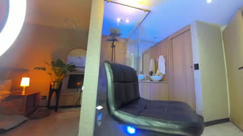 dianac1998 online show from October 2025 11:14:01 PM