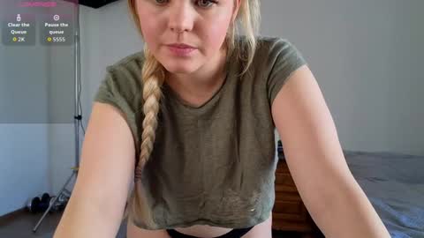 Olga online show from December 2025 09:07:01 AM