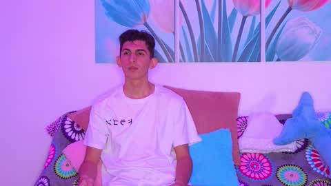 Snapshot of dianayleo chatting on December 2025 02:24:02 PM Ana Leo online show from December 2025 02:24:02 PM