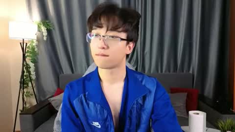 Snapshot of dianinav chatting on February 2026 01:20:01 PM Adam online show from February 2026 01:20:01 PM