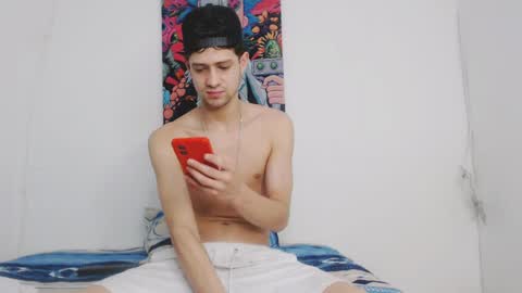 dick_boy_18 online show from May 2026 02:35:02 PM