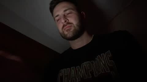 Im Julian  all cum shot videos here    online show from February 2025 11:20:01 PM