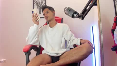 Diego lat online show from September 2025 11:31:02 PM