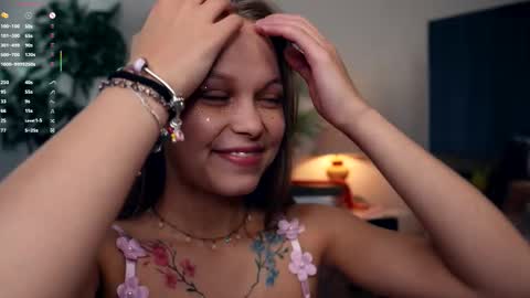 Elwyna online show from September 2025 07:13:01 PM