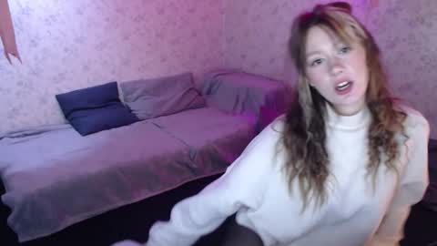 Hi im Alice 3 Im usualy online 03-10 or 17-21 UTC0 online show from February 2026 10:54:01 PM