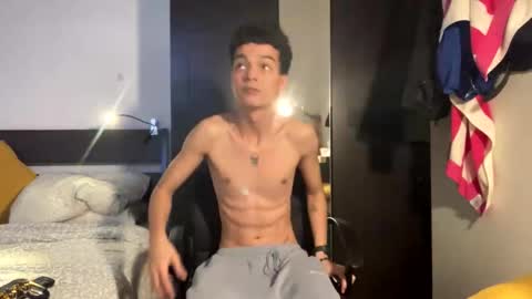 Andrew online show from October 2025 08:52:02 PM