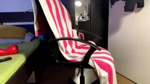 Andrew online show from October 2025 07:14:01 PM