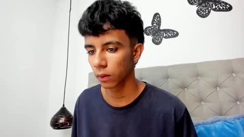 dikey_18 online show from February 2025 06:02:01 AM