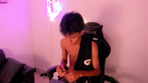 dikey_18 online show from October 2025 12:35:01 PM