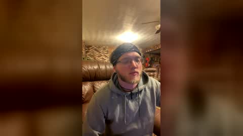 Snapshot of dilf_96 chatting on February 2026 05:22:02 AM Daddy online show from February 2026 05:22:02 AM