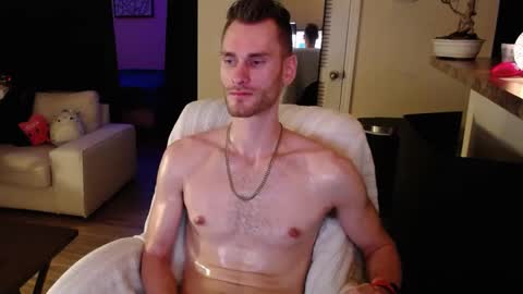 Snapshot of dimitri_4793 chatting on February 2025 12:22:02 AM Meechii online show from February 2025 12:22:02 AM