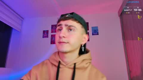 Julian Independent Model online show from November 2025 11:54:01 PM