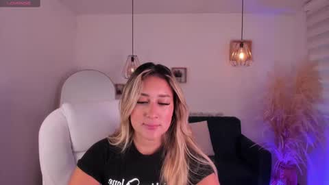 Snapshot of dina_ride chatting on October 2025 12:03:01 PM online show from October 2025 12:03:01 PM