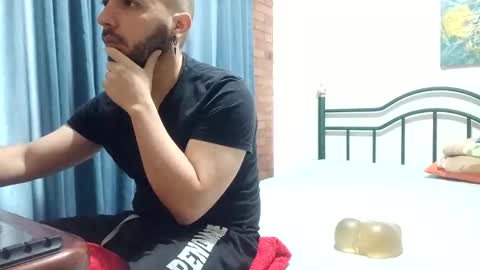 Snapshot of dinchtcams chatting on May 2026 04:44:02 PM Dincht online show from May 2026 04:44:02 PM