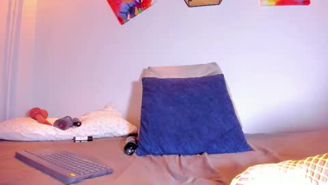 Karla  online show from December 2025 11:59:02 AM