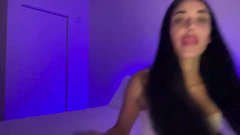 Diriany Isabel online show from November 2025 10:32:01 PM