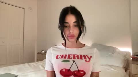 Diriany Isabel online show from December 2025 12:15:02 AM